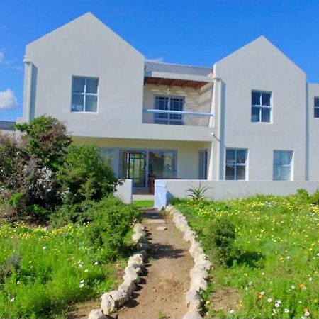 Perfect 10 - 10 To 13 Sleeper Luxury Holiday Home Breakage Deposit Of R2500 Per Weekend Lease 랑게바안 외부 사진