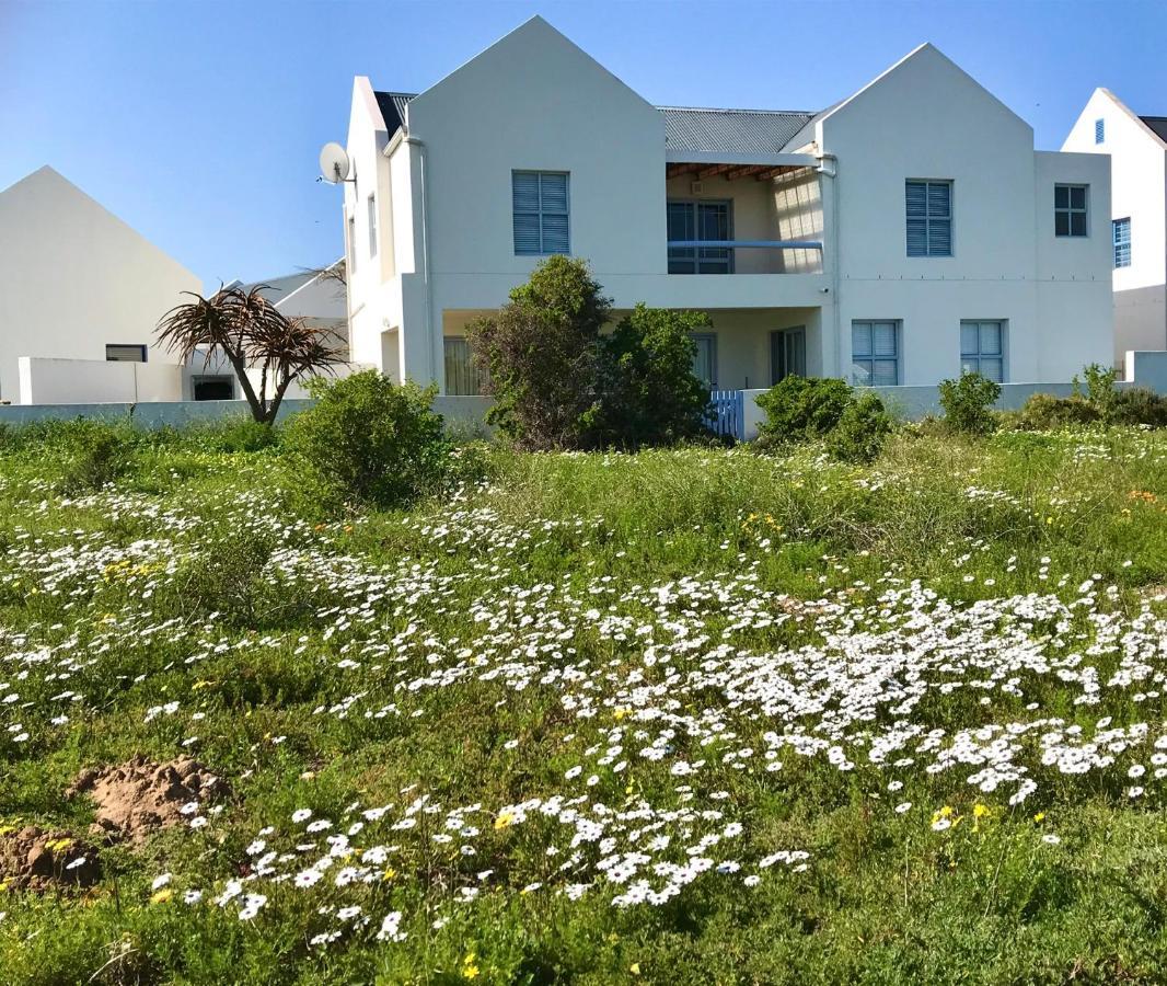 Perfect 10 - 10 To 13 Sleeper Luxury Holiday Home Breakage Deposit Of R2500 Per Weekend Lease 랑게바안 외부 사진