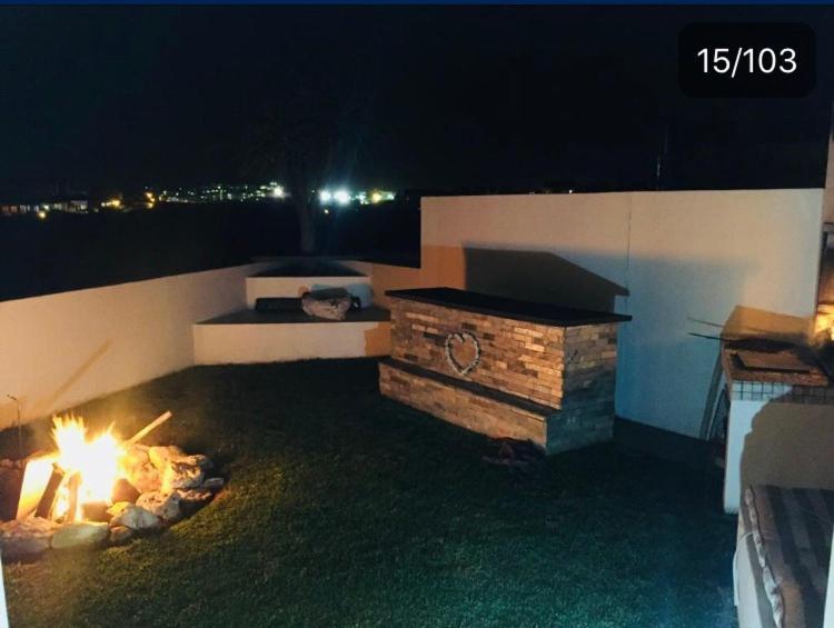 Perfect 10 - 10 To 13 Sleeper Luxury Holiday Home Breakage Deposit Of R2500 Per Weekend Lease 랑게바안 외부 사진