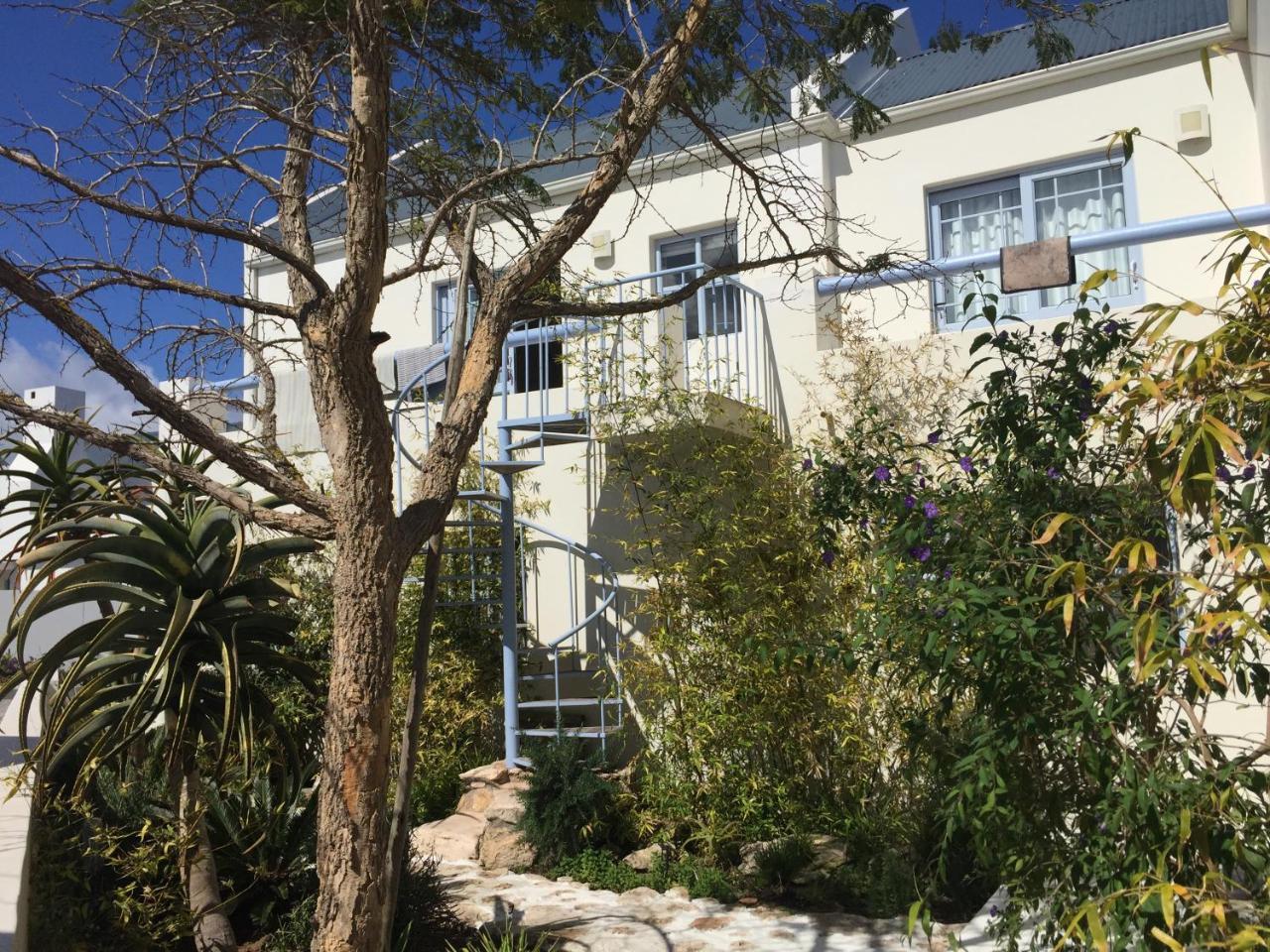 Perfect 10 - 10 To 13 Sleeper Luxury Holiday Home Breakage Deposit Of R2500 Per Weekend Lease 랑게바안 외부 사진