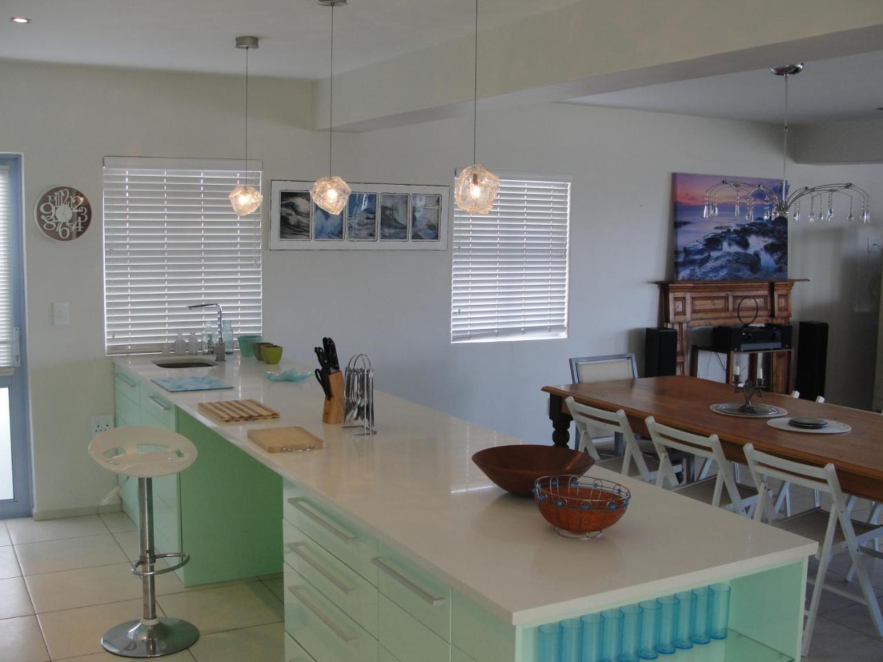 Perfect 10 - 10 To 13 Sleeper Luxury Holiday Home Breakage Deposit Of R2500 Per Weekend Lease 랑게바안 외부 사진