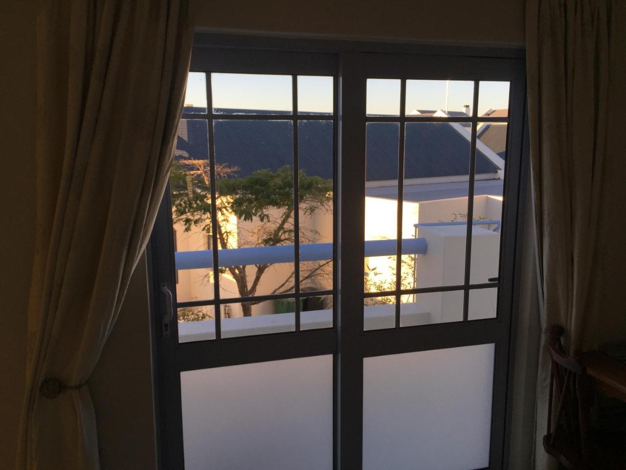 Perfect 10 - 10 To 13 Sleeper Luxury Holiday Home Breakage Deposit Of R2500 Per Weekend Lease 랑게바안 외부 사진