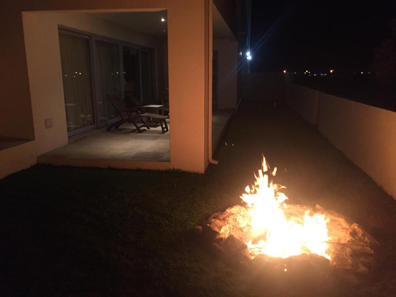Perfect 10 - 10 To 13 Sleeper Luxury Holiday Home Breakage Deposit Of R2500 Per Weekend Lease 랑게바안 외부 사진
