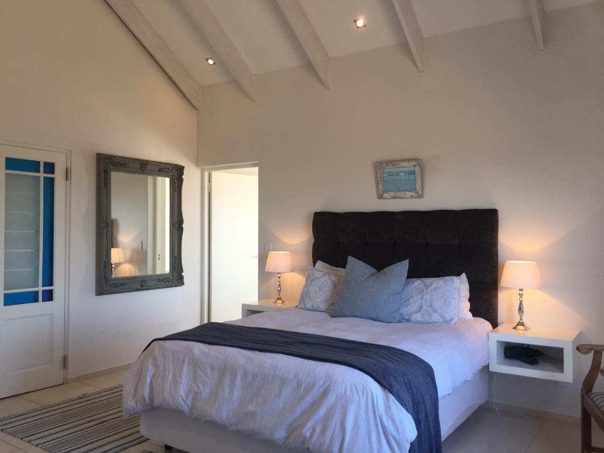 Perfect 10 - 10 To 13 Sleeper Luxury Holiday Home Breakage Deposit Of R2500 Per Weekend Lease 랑게바안 외부 사진