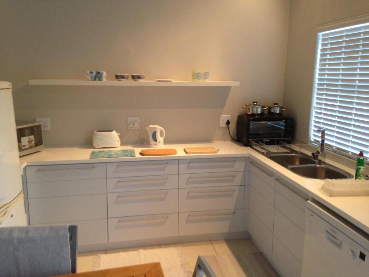 Perfect 10 - 10 To 13 Sleeper Luxury Holiday Home Breakage Deposit Of R2500 Per Weekend Lease 랑게바안 외부 사진